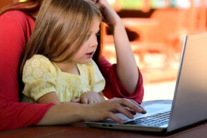 家族旅行での子連れの貴重品管理はどうすれば良い？