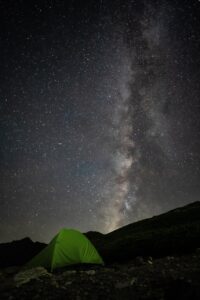星空観察を楽しむ子供向けのツアーはどこで体験できる？